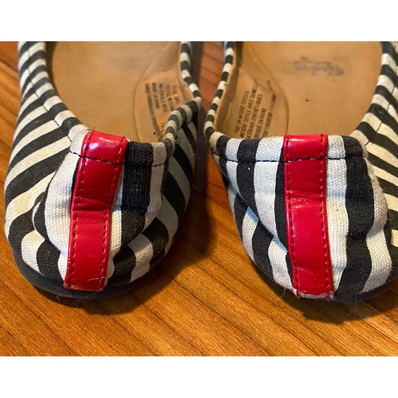 👻Black & White Striped Flats - Picture 4 of 8